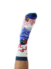 Chaussettes colorés par paire ou à l'unique marque français avec design en collaboration avec des artistes par Quanailles sur meanwhile boutique